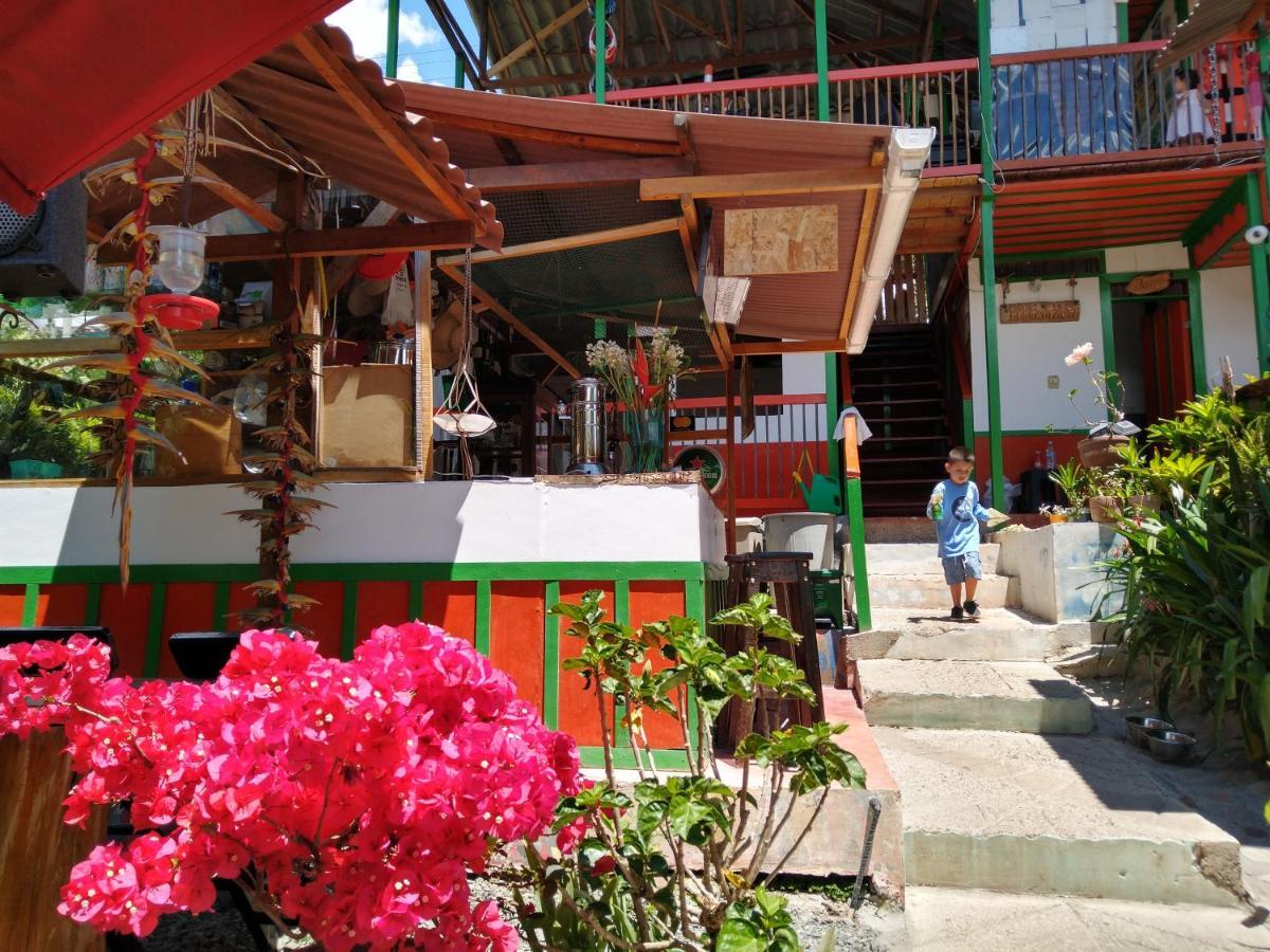 Hostal Estrella De Agua Salento Bagian luar foto